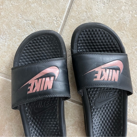 Youth Nike Slides - Picture 2 of 4